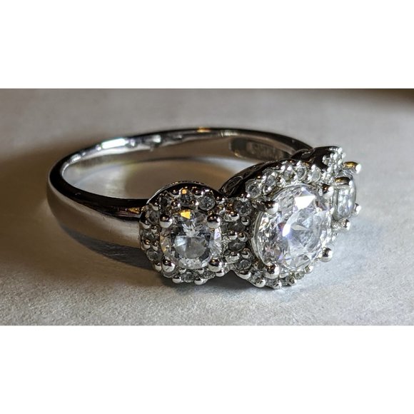 Sterling Silver 925 Large 3 stone CZ diamond Ring. sz 8 women's - Picture 2 of 3